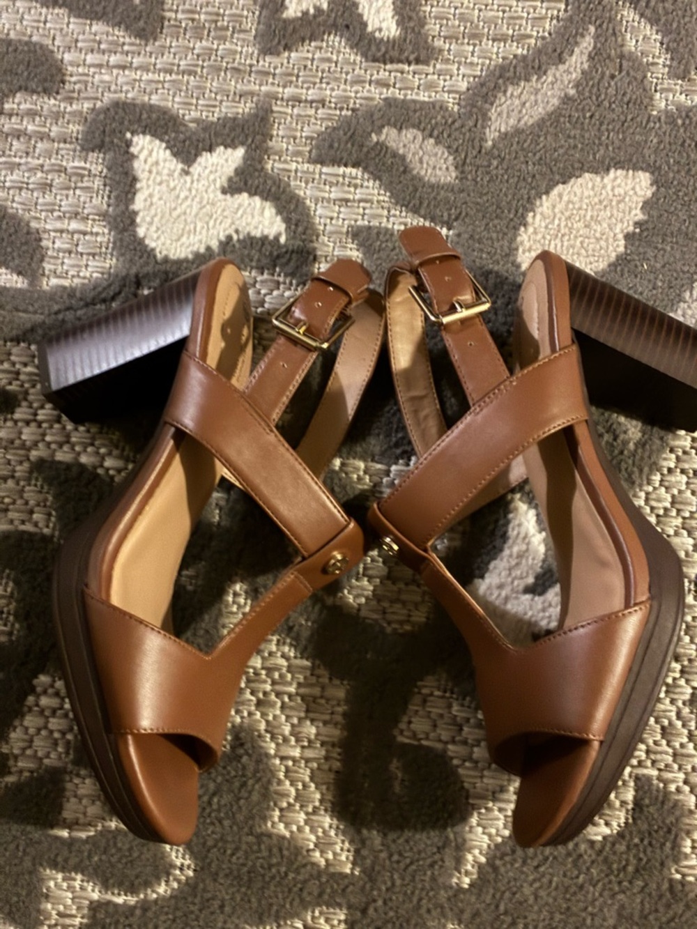 Giani Bernini Cognac Brown T-Strap Block Heel Sandals